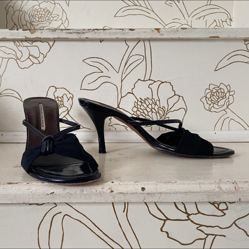 Donald J. Pliner Black Mesh & Patent Leather Strappy Front Kitten Heel